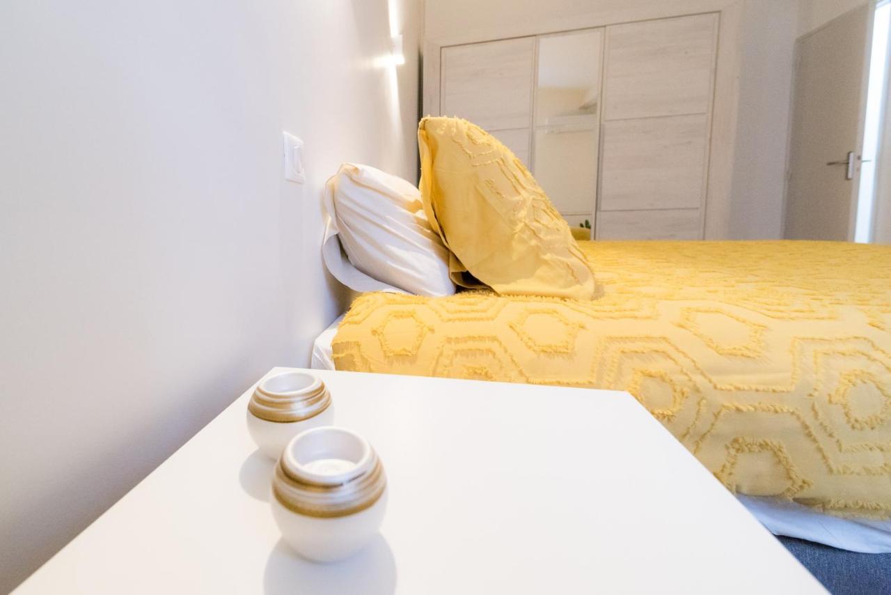 Ravissant Triplex Et Duplex Au Centre De Pont St Esprit Appartement Buitenkant foto