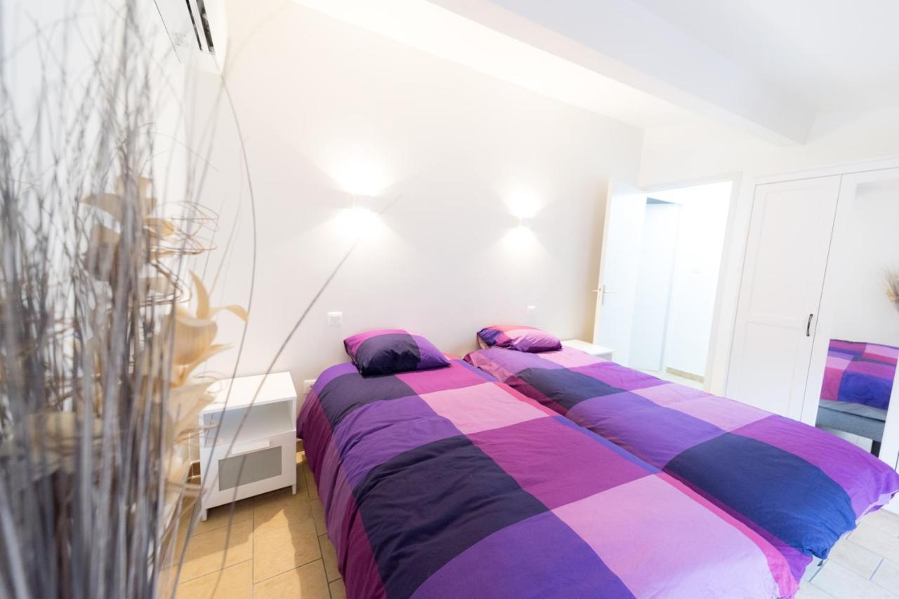 Ravissant Triplex Et Duplex Au Centre De Pont St Esprit Appartement Buitenkant foto