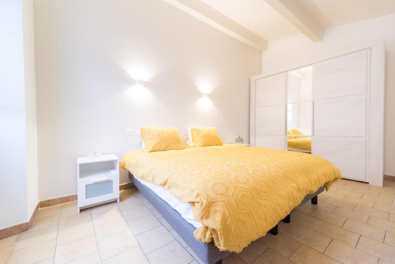 Ravissant Triplex Et Duplex Au Centre De Pont St Esprit Appartement Buitenkant foto